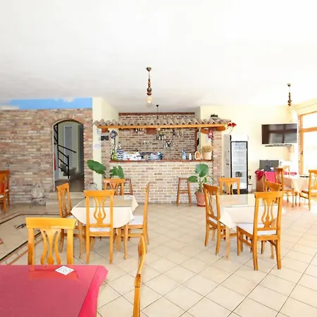 Real Hotel Sarandë