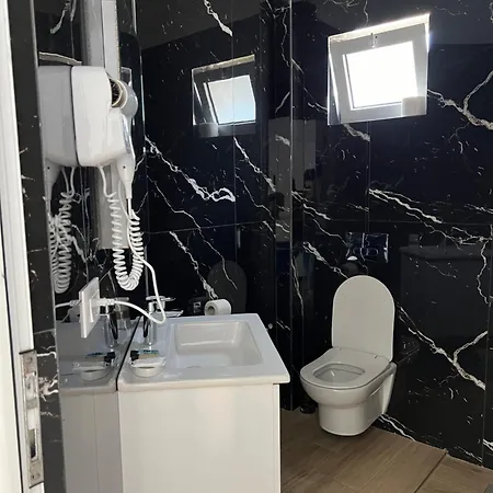 Real Hotel Sarandë